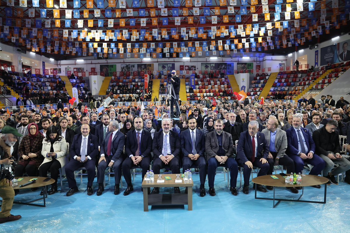 suleymansoylu's tweet photo. AK Parti Güngören İlçe Teşkilatımızın 8. Olağan Kongresi bugün gerçekleştirildi. Yeniden İlçe Başkanı seçilen Sayın @dvrnyalcinkaya ve heyetini tebrik ediyor, Güngörenimiz için hayırlı ve uğurlu olmasını diliyorum. Cenab-ı Allah yardımcıları olsun https://t.co/JYZGtzRdte