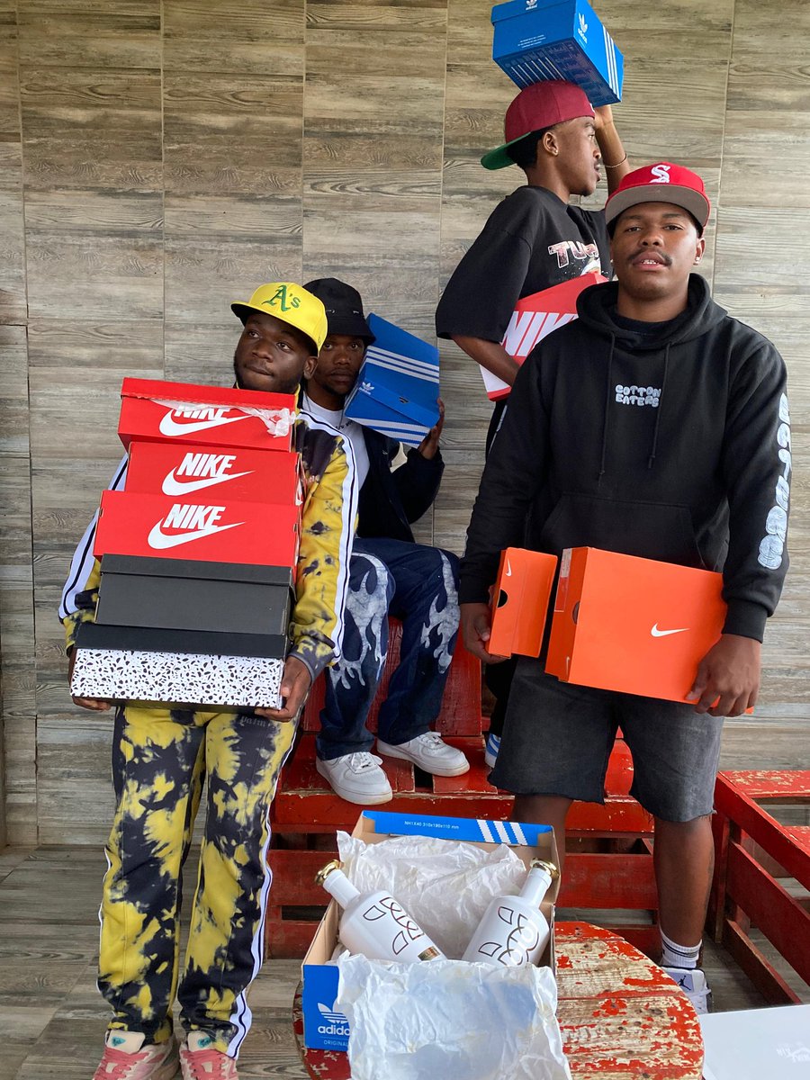 BBManagement_'s tweet photo. behind the scenes for Plug Money visualizer. https://t.co/VVf7SNADDe