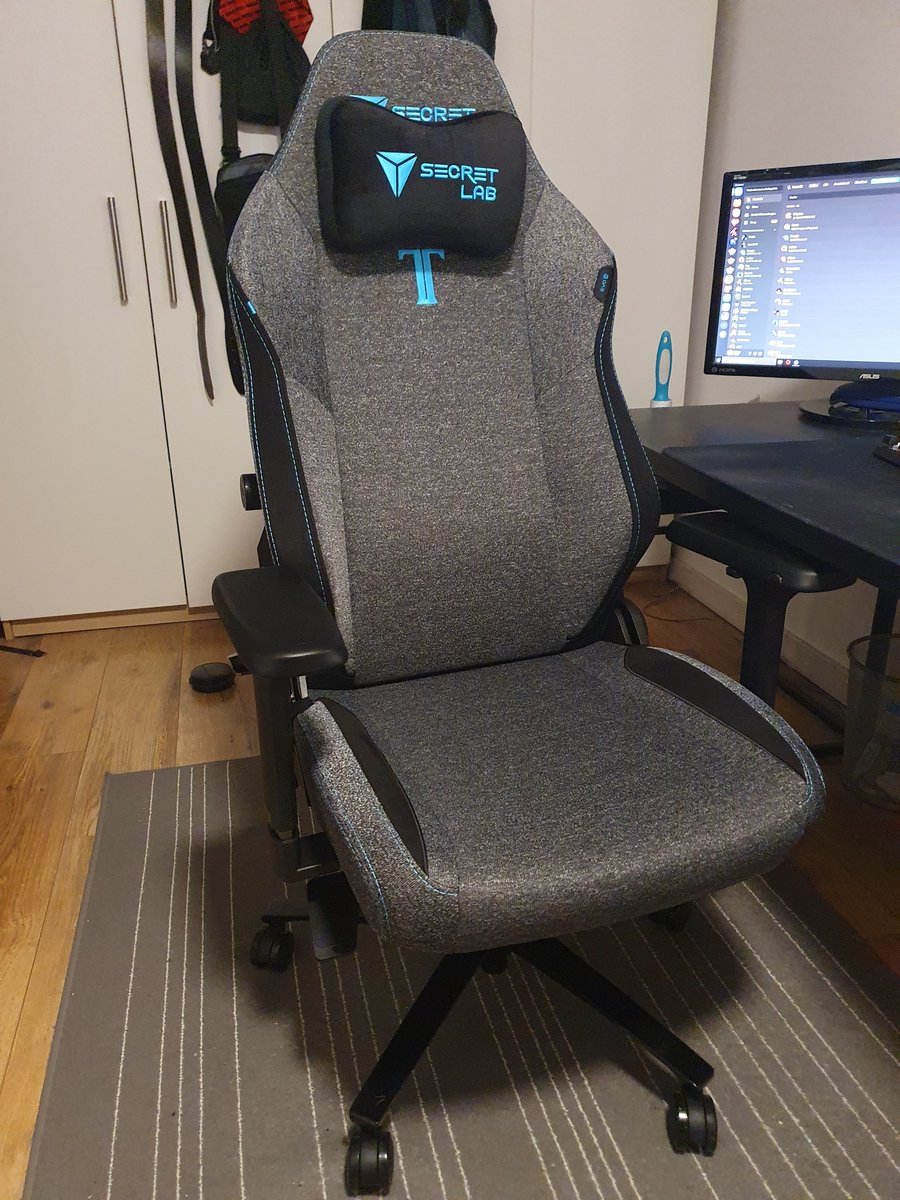 Neuer Stuhl👍🏻 <a href="/secretlabchairs/">Secretlab</a>