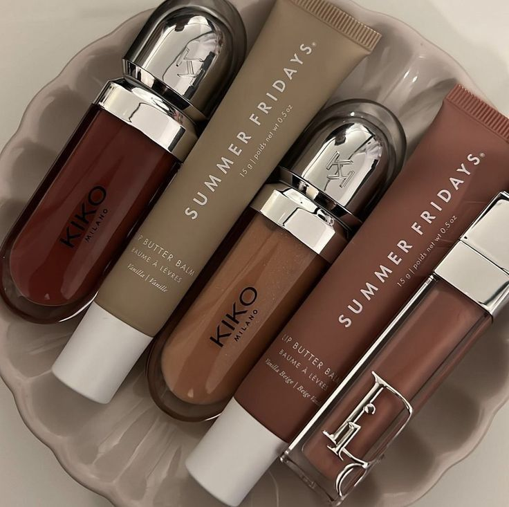 liIacdaisy's tweet photo. color of 2025: mocha mousse 🤎 https://t.co/ShL9NTp7VE