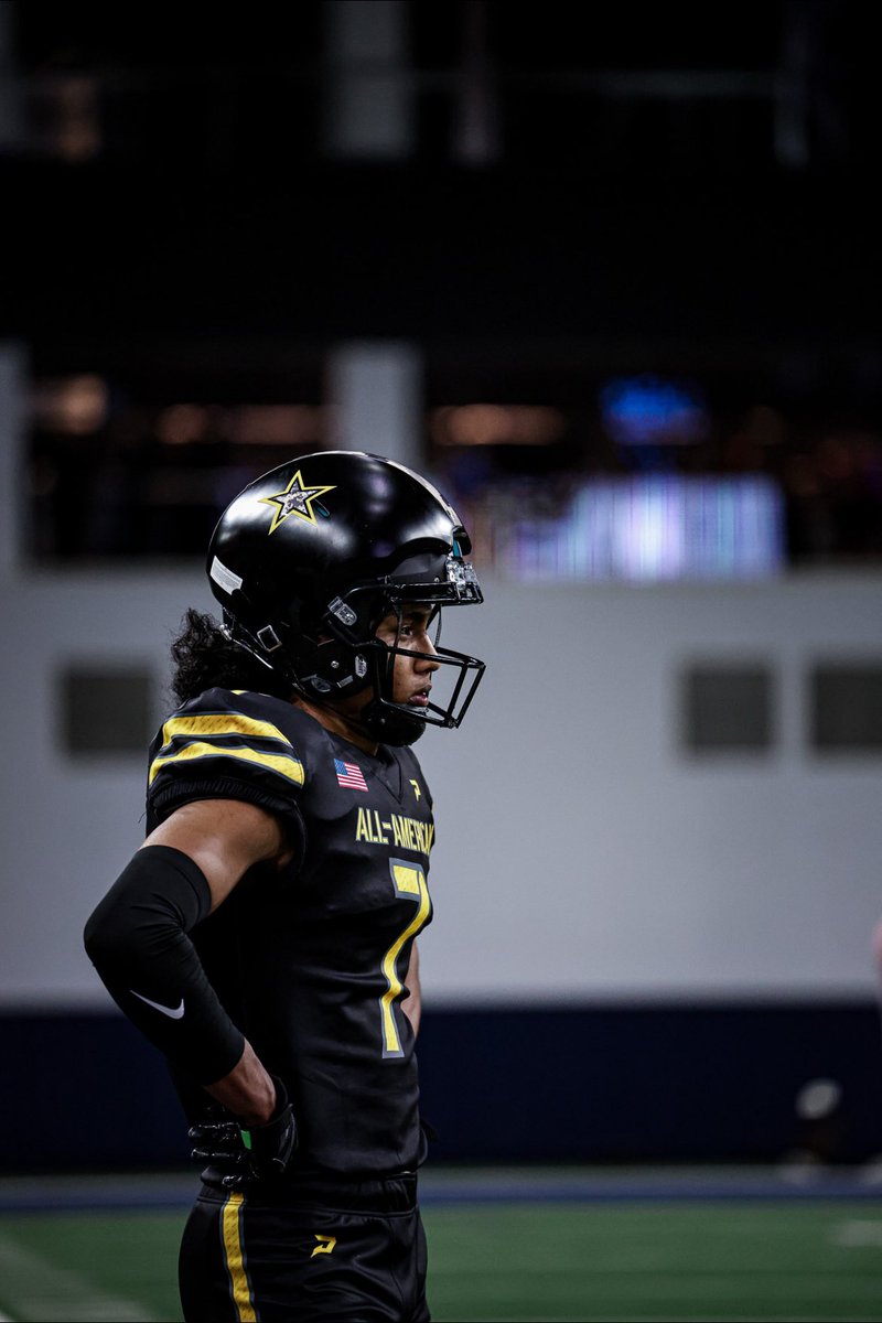 MicahWeaponX's tweet image. Had an amazing time repping @NOHSFball and @LouisvilleFB as a US Army All American at the Dallas Cowboys facility last weekend! AGTG for this opportunity, my parents and special thanks to @joeray36 for selecting me to play with the best in the nation 💯
#GoCards