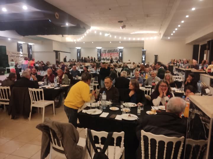 SOLPartiHozat's tweet photo. Sol Parti İzmir İl Örgütünün düzenlediği dayanışma yemeğinden kareler https://t.co/mMFTVJaeXR