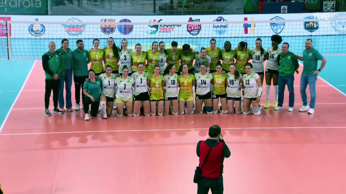 teledeporte's tweet image. 🏐 ¡Son las mejores jugadoras de la #LigaIberdrolaVB y hoy van a hacer las delicias de los aficionados en Guadalajara! @RFEVB 

📱 DIRECTO | App de @rtveplay y rtve.es/play/videos/di…