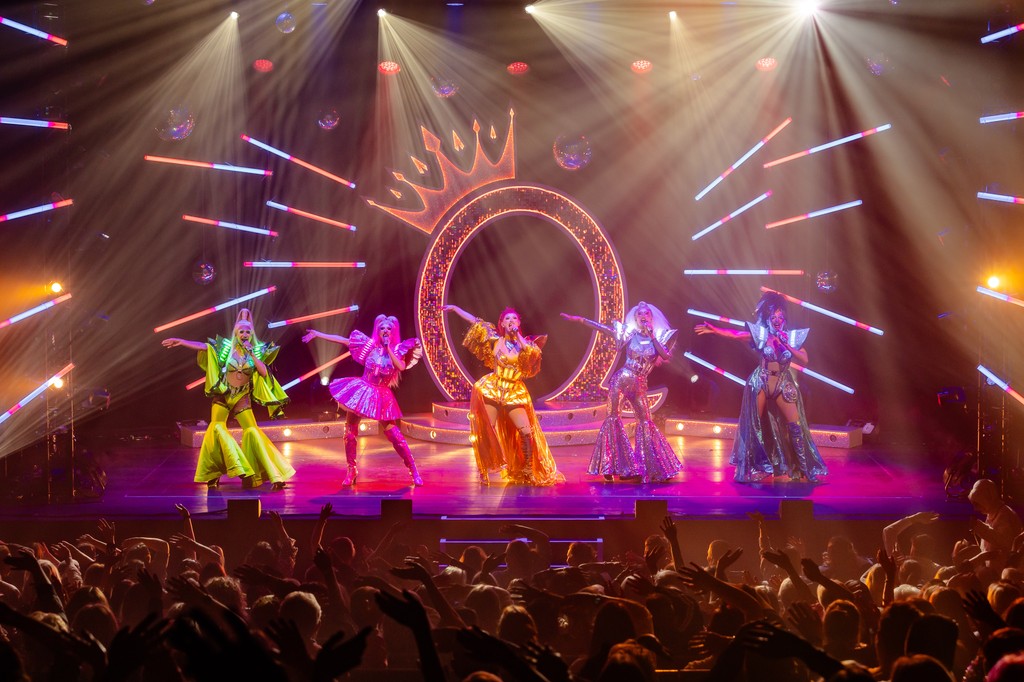 queenztheshow's tweet photo. 🎄Santa gave you Queenz tickets for Christmas! 🎄✨

We are SO ready to see all you fabulous people on our Drag Me to the Disco tour in 2025

And if Santa forgot, don’t worry babes – you can still grab tickets at https://t.co/pwBwds1XYh! 🎟️💖

#Queenz #DragMeToTheDisco https://t.co/CNztdBtlVZ
