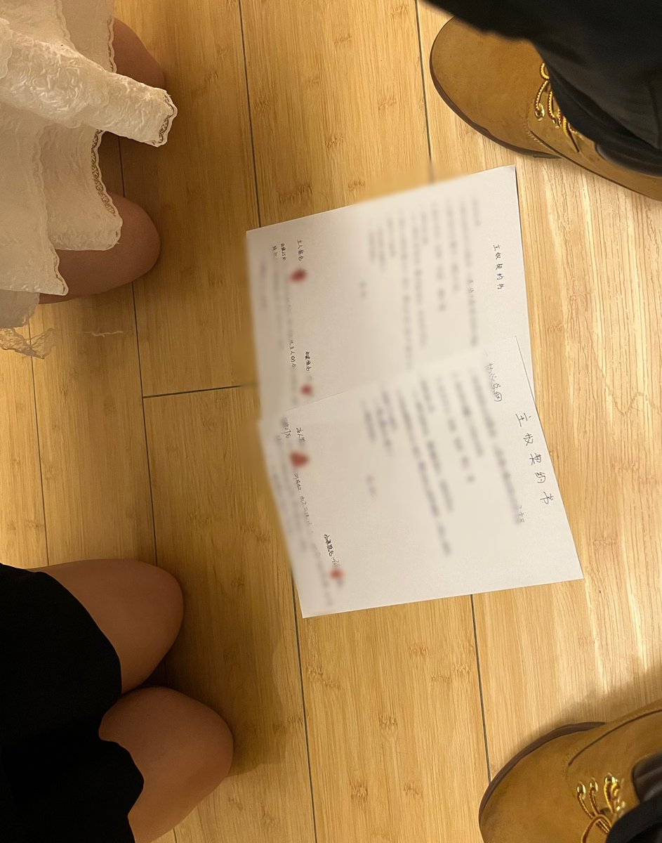 corgi0816's tweet photo. 被主人踩在脚下是狗最安心的时候🤤
（主人收了新的🐕）
@LaoXv47361 
#母狗 #女德 #男尊女卑 #主奴 https://t.co/1fQLqapS5M
