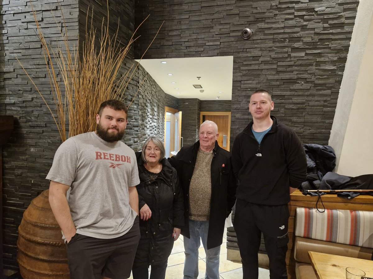 fireyred49's tweet photo. @MikeFar53738220 @SalfordDevils @LangworthyReds @SalfordRLFC_ST donated towards the team having a cheeky Nando’s after the hills training @SRDFoundation #welldeserved #workedhard #teambonding 👹 https://t.co/J2R48iqugY