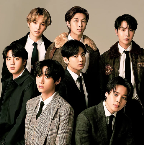 AboutMusicYT's tweet photo. BTS is the first group to have all its members reach #1 on US iTunes in the same year. https://t.co/hCvBlTR5m5
