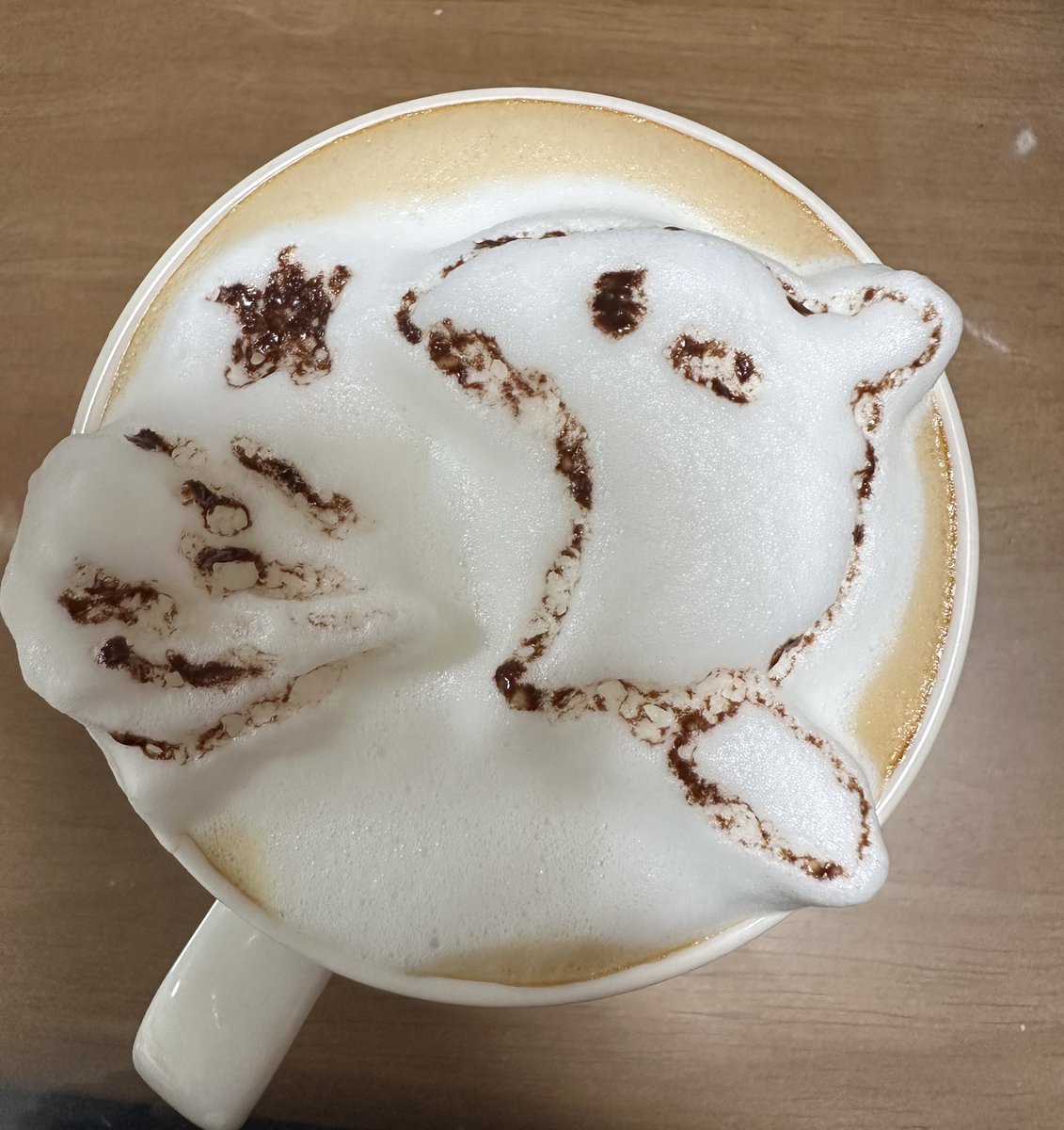non_n87's tweet photo. 1日1ラテアート修行☕️
チョコソースで描くの難しいので、明日はインスタントコーヒー溶かしたやつに戻します😇 https://t.co/eWSLa6mygz