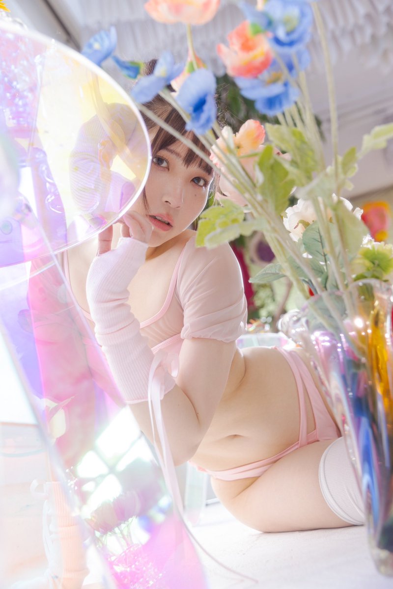 例年以上にいろんなコンセプトの美しさを表現していたあまつ様の、新しい１年に期待せざるを得ないし、全力で応援するしかない。
お誕生日おめでとうございます🎂
#あまつまりな 
#あまつ様 
@R_Ap8_ https://t.co/e2GErwy5Je