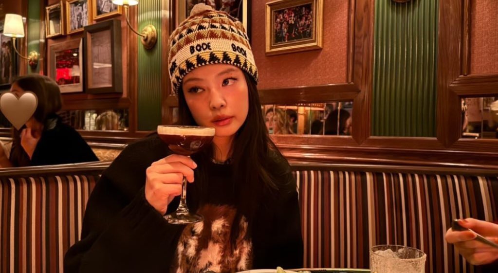 tjruby_'s tweet photo. girlfriend material ❦ https://t.co/dP3xageIpH