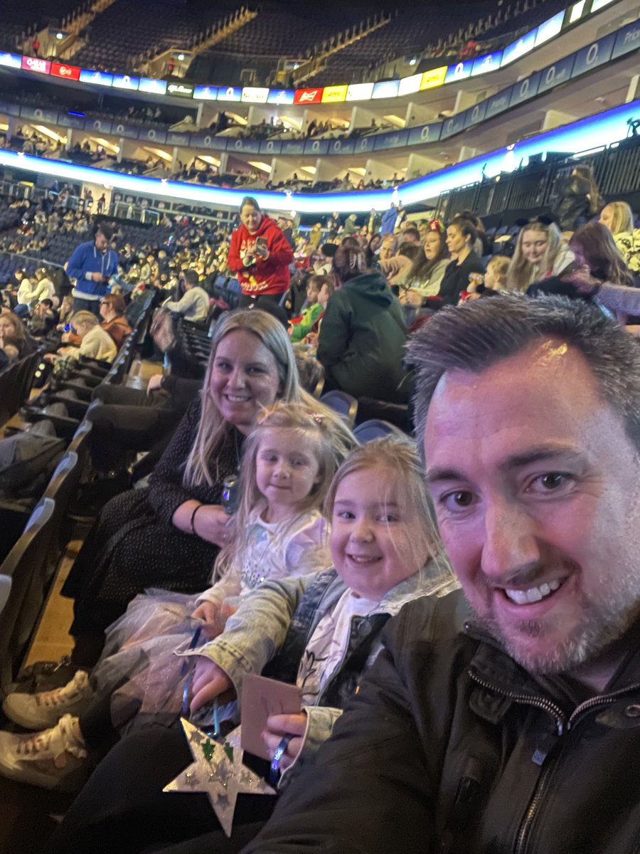 andywalker1984's tweet photo. #DisneyOnIce https://t.co/Jwtb7hbjsw