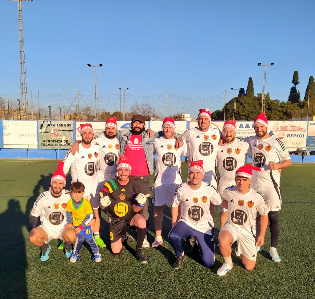 Ponemos fin a esta maravillosa copa de navidad de la <a href="/ligachichos/">LIGA LOS CHICHOS</a>  ,deseamos que este evento sea un auténtico triunfo y como cada año sirva de gran ayuda para los que verdaderamente lo necesitan. Gracias para tod@ el que haya aportardo en el día de hoy.❤️🖤 nos vemos pronto!!!