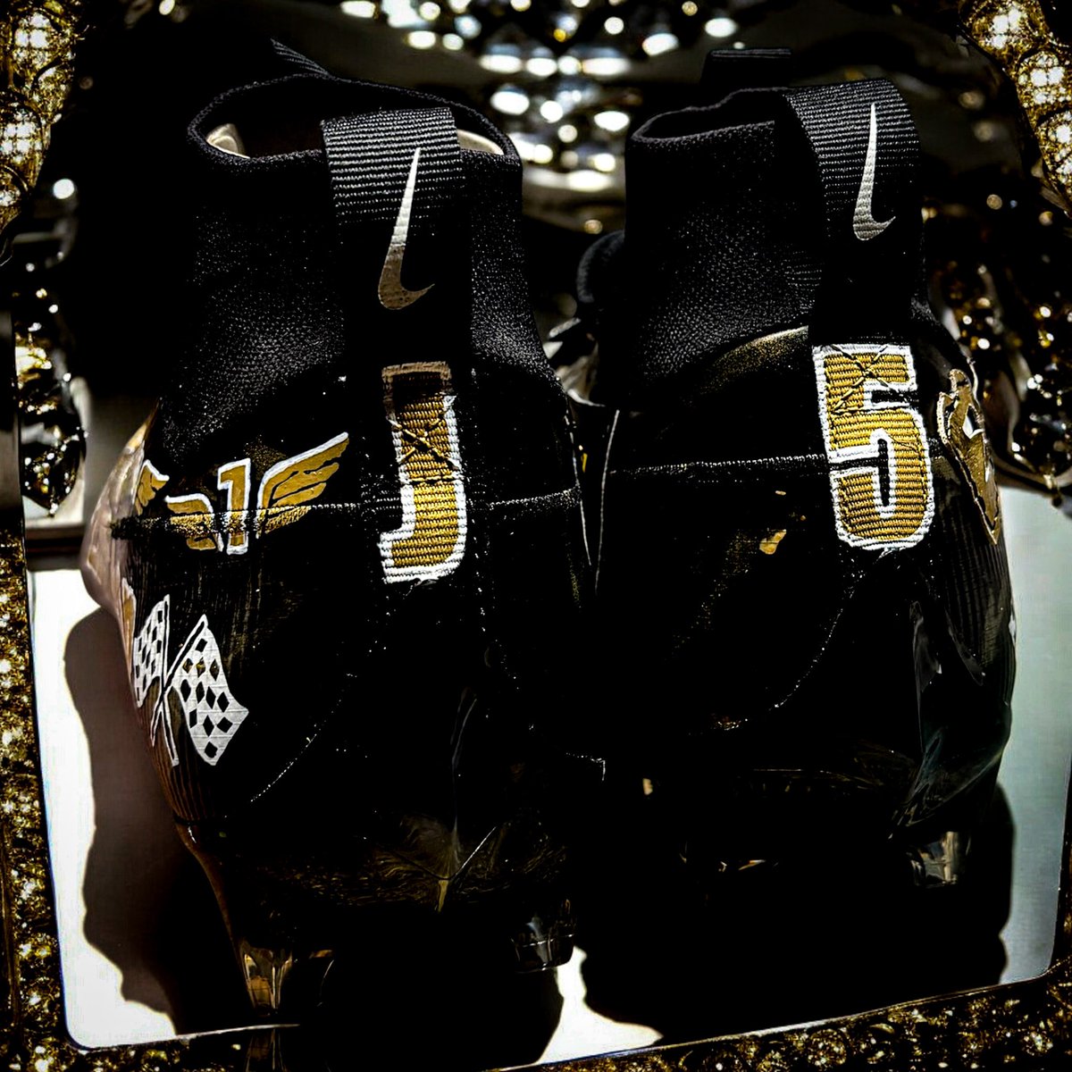 Custom bowl game cleats for Wr Jimmy Horn JR Titled Last Lap, The custom artwork features key elements tied to Jimmy’s career and the memories of those he’s loved and lost. His jersey numbers from throughout his career are in the design, each marking a chapter in his journey.