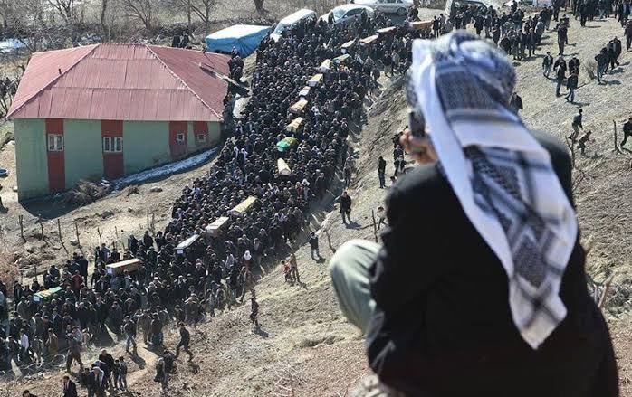 Hsn16167893436's tweet image. 2011 de Türk savaş uçağı tarafından katledilen 34 can yaşamdan koparıldı. 
Yapanlar ve yaptıranlar hiç ceza almadı.
Roboski de yapılan katliamı yapan ve yaptıranları lanetliyorum.
#roboskiyiunutmaunutturma