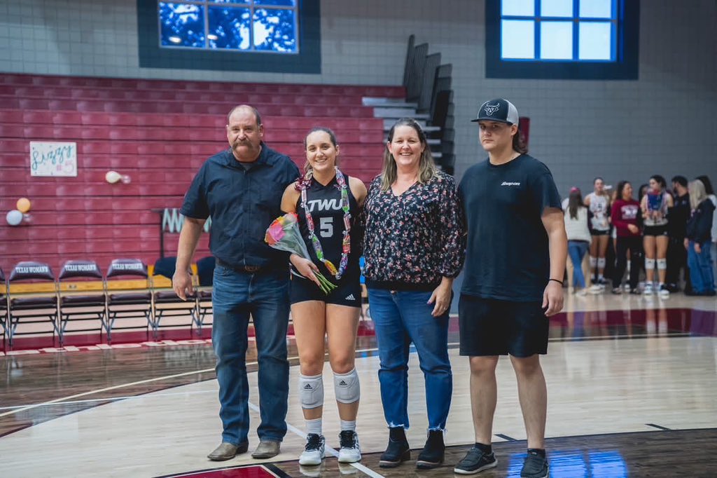 Next up in our #TAVAlumni #TAVSeniorSeries...

#TAVCoach Lizzie Reed (Texas Woman's/Frisco Memorial HS) #GoTAV