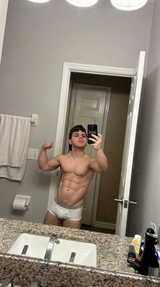 Jay the dwarf tweet media