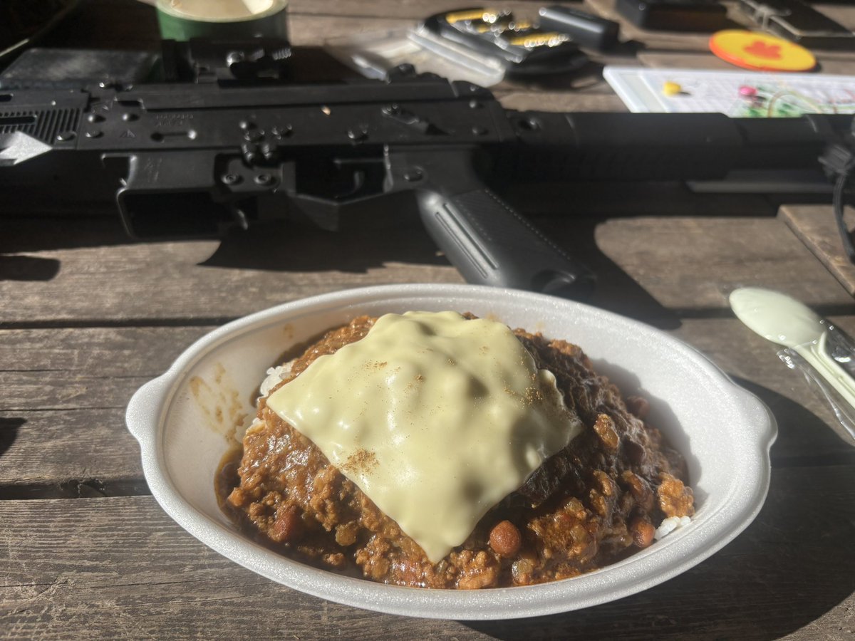 L2epmaHHmR2Pvxm's tweet image. 今日のサバゲー飯はジェロニモさんのキーマカレーでした。あまりに美味しいので少しおかわりしてしまった。

#サバゲー
#geronimo