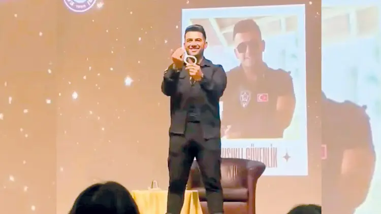 Akademik kültür popüler kültüre yeniliyor mu?... Nerede o eski paneller

hurriyet.com.tr/gundem/nerede-…