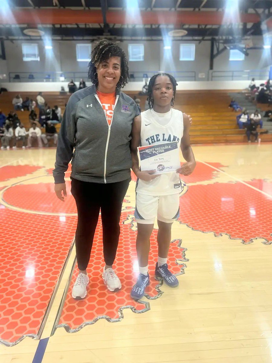 <a href="/evakyoung26/">Evak.10</a> had a game high 23 points and received MVP honors in Jungle Bells Classic.
45-36 win over Forest