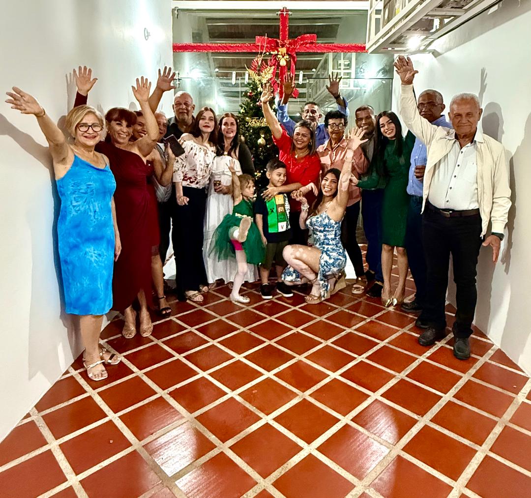 fabiolaperezmo1's tweet photo. Bendiciones 🙏 en ésta Víspera de Fin de año https://t.co/n07OUZbSuz