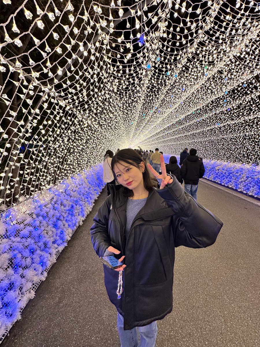 mi72810127's tweet photo. たまたま2連休だったので、

なばなの里のイルミネーションを見に行ったり
友達らと朝の5時までビリヤードしたり
焼肉を食べたりなど

思う存分、2日間の休みを満喫しました✨

切り替えて年末年始もお仕事ガンバリマス💦 https://t.co/NAv1z4Kivi
