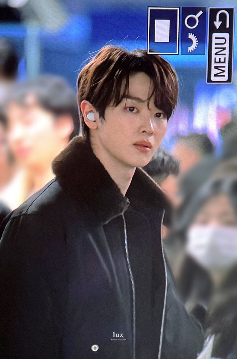 luzdel913's tweet photo. 241228 ICN
#라이즈 #RIIZE #성찬 #SUNGCHAN https://t.co/xvFzPuSVxi