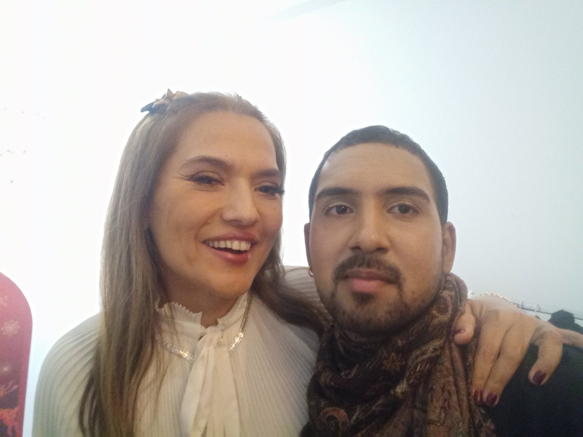 Meeting Turkish diva and popstar <a href="/DemetAkalin/">Demet Akalin</a> , she is such a sweet and warm person, we met at  a New Year party in İstanbul , I wish her continued success in her work. #Demetakalin #Türkçepop <a href="/magazinHTcom/">Habertürk Magazin</a> <a href="/ShowTV/">Show TV</a> <a href="/startv/">STAR TV</a> <a href="/dhainternet/">Demirören Haber Ajansı</a> @onediocom <a href="/onedio_gundem/">Onedio Gündem</a> <a href="/ihacomtr/">İhlas Haber Ajansı</a>