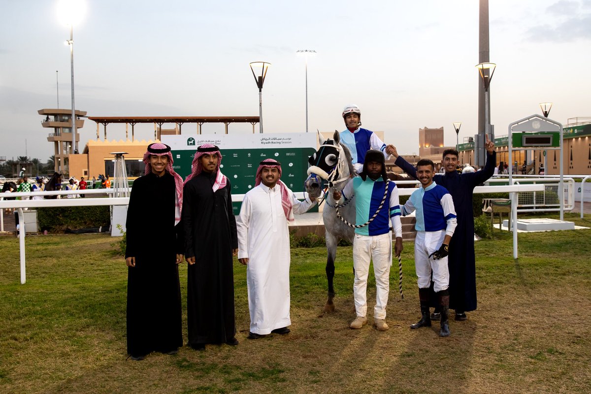 JockeyClub_SA's tweet photo. نتيجة الشوط الـ 5 الحفل (72) 

◻️الفائز : صديق
◻️المالك : اسطبل البحر
◻️المدرب : عثمان العثمان 
◻️الخيال : عبدالله الصاعدي 
◻️المسافة : 1400م

#نادي_سباقات_الخيل 🐎 https://t.co/sLYDr1RsT0