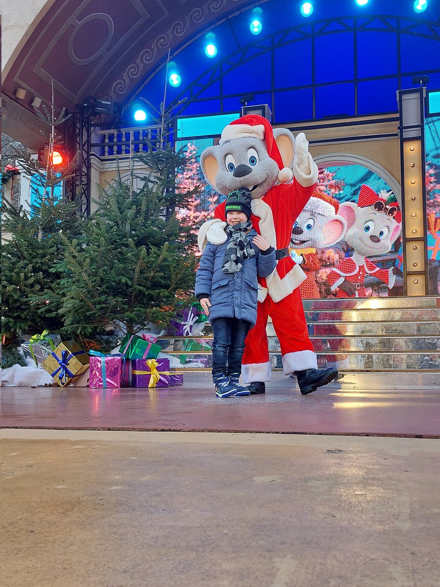 Marisjee's tweet photo. #Europapark https://t.co/rZlsSV20dt