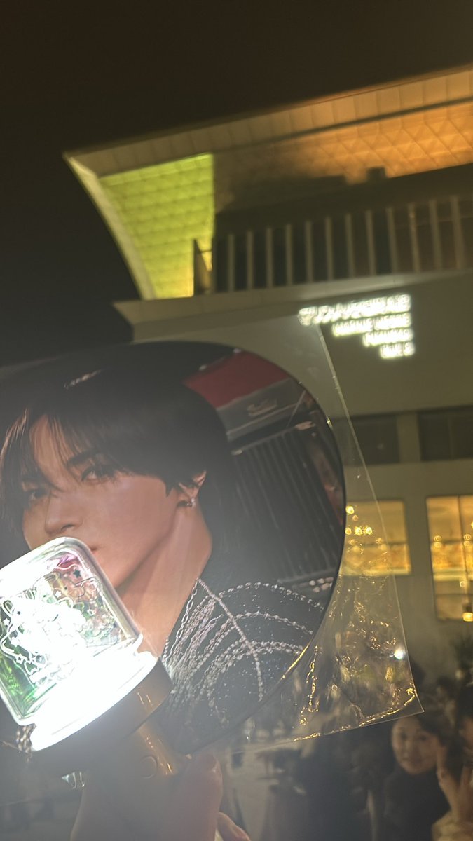 ssJAM0413's tweet photo. JO1DER SHOW 福岡夜公演

ほんとに楽しすぎたしあっという間だった！！
アリーナ引けたし東京ドーム公演決まった瞬間立ち会えて号泣でした😭
東京ドーム行きたいな〜蓮くんがチケット当たるように言っといてくれるらしいから信じて頑張ろ！笑

#JO1 #JO1DER_SHOW_1228 https://t.co/2tiOLyaPxr
