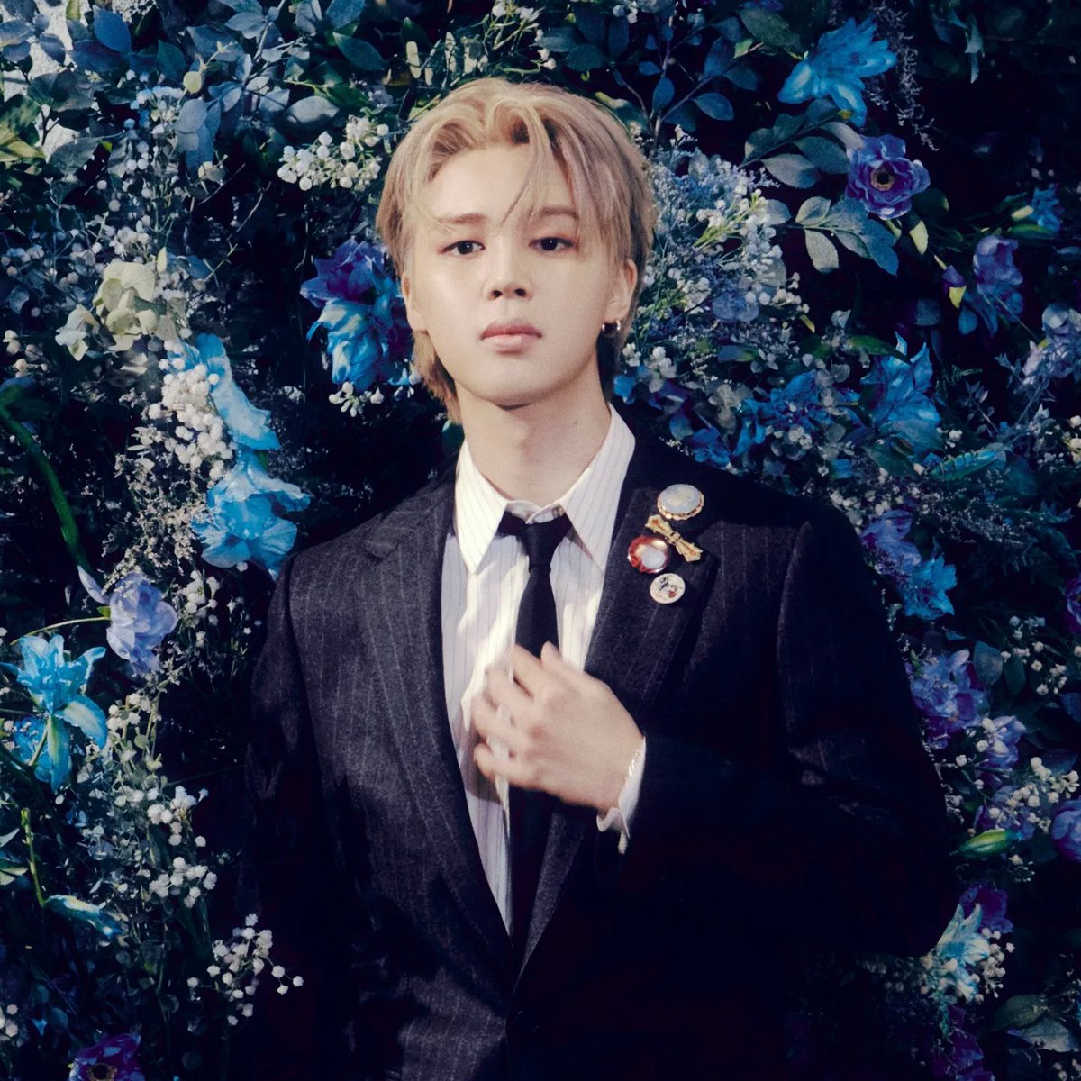 chartdata's tweet photo. #JIMIN's "Who" returns to the top 5 on the global Spotify chart at #5 with 4.721 million streams. https://t.co/PgRIcrIe1d