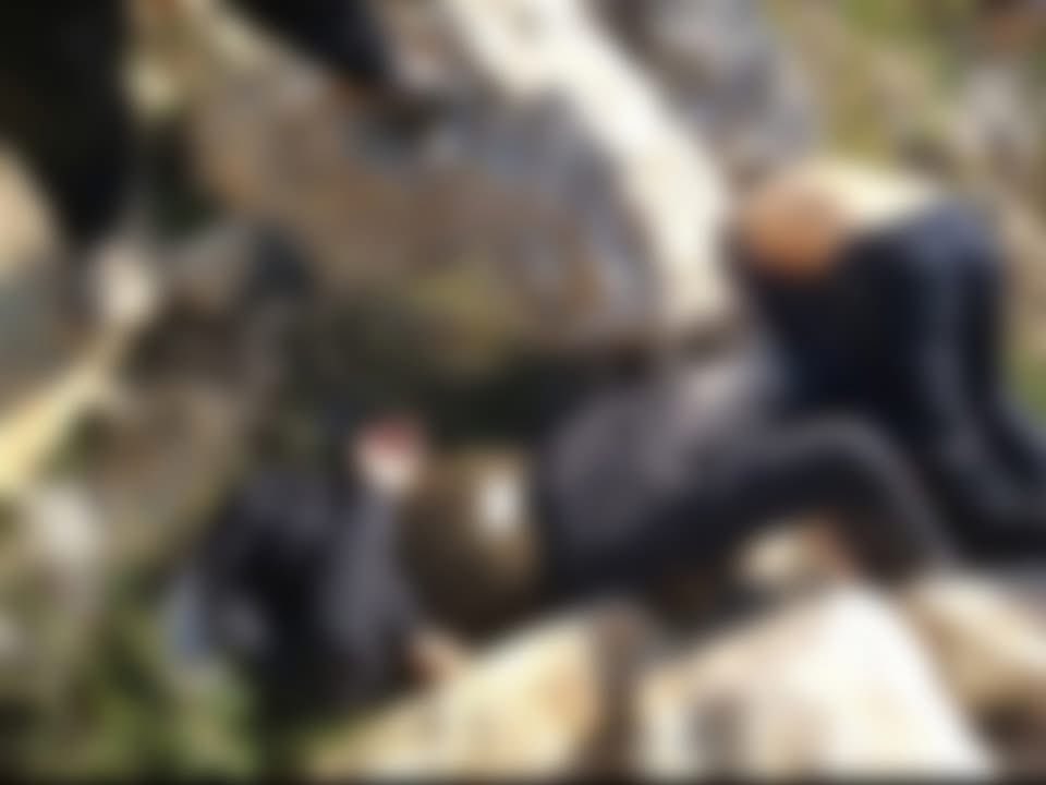 klcmesutklc's tweet image. Four bodies of young men from the area were found in the village of Ain al-Sharqiya in the countryside of the city of #Jableh. They were killed and thrown into the Ain al-Saloum River after being kidnapped by members of the #Ahmad_al-Sharaa organization (HTS). The residents…