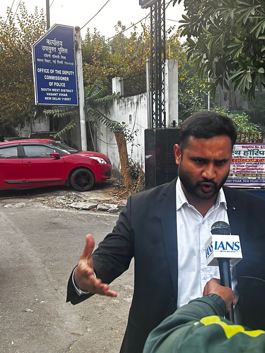 People are trying to intimidate me into backing down from this case, but I will never succumb to such threats. I stand firm against these criminals, and I will not bow down until my last breath. I have unwavering faith in the Indian Constitution, and I draw strength from the