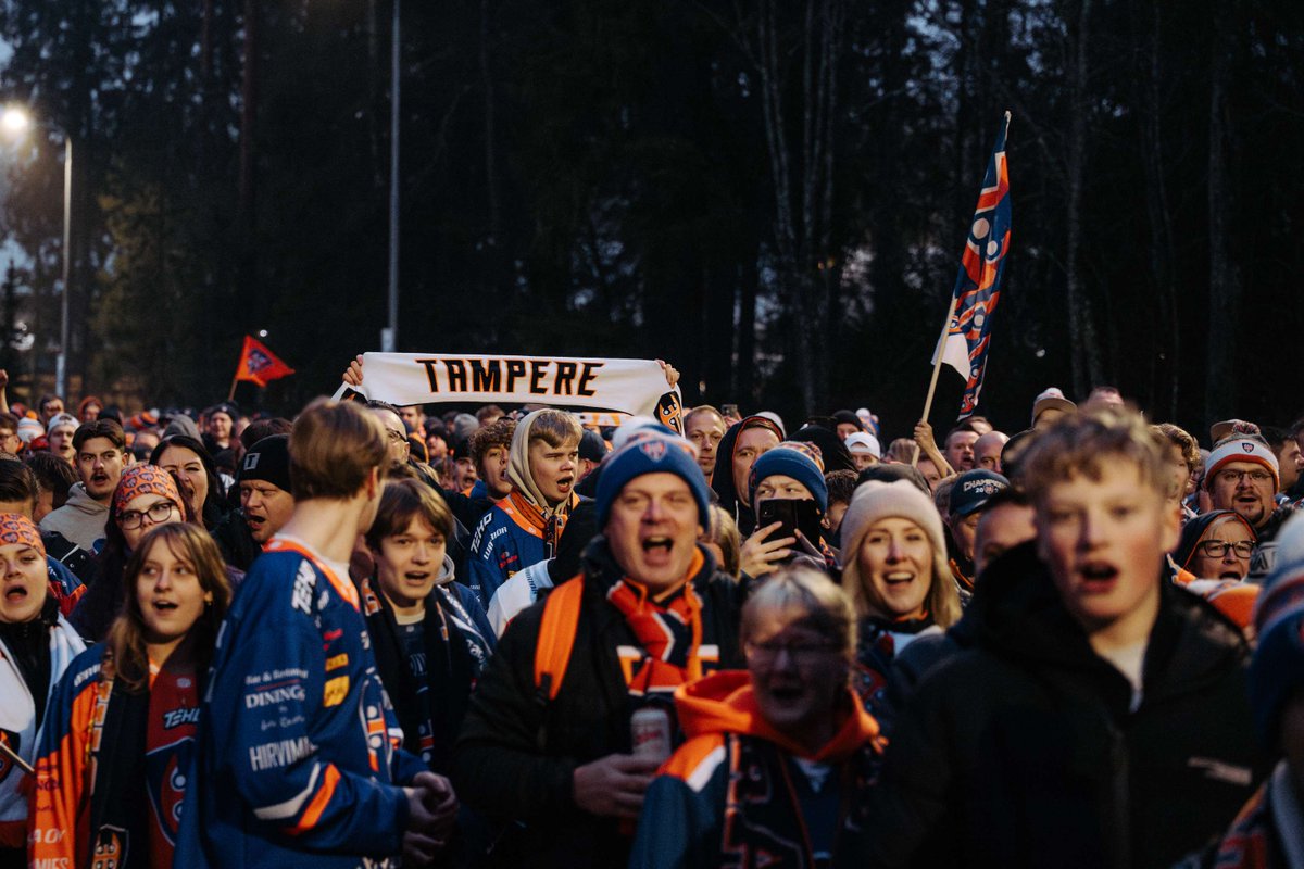 Tapparaofficial's tweet photo. Kannattajien megamatka – tehdään yhdessä Poristakin sinioranssi 🔥

@tapparafanclub @sinioranssit https://t.co/VW8FbhOKMl