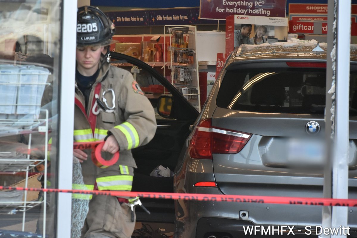 Advisory - Emergency crews are on scene of a vehicle into Shoppers in Sackville.  The store is closed as police investigate.  No known injuries  #hfxtraffic