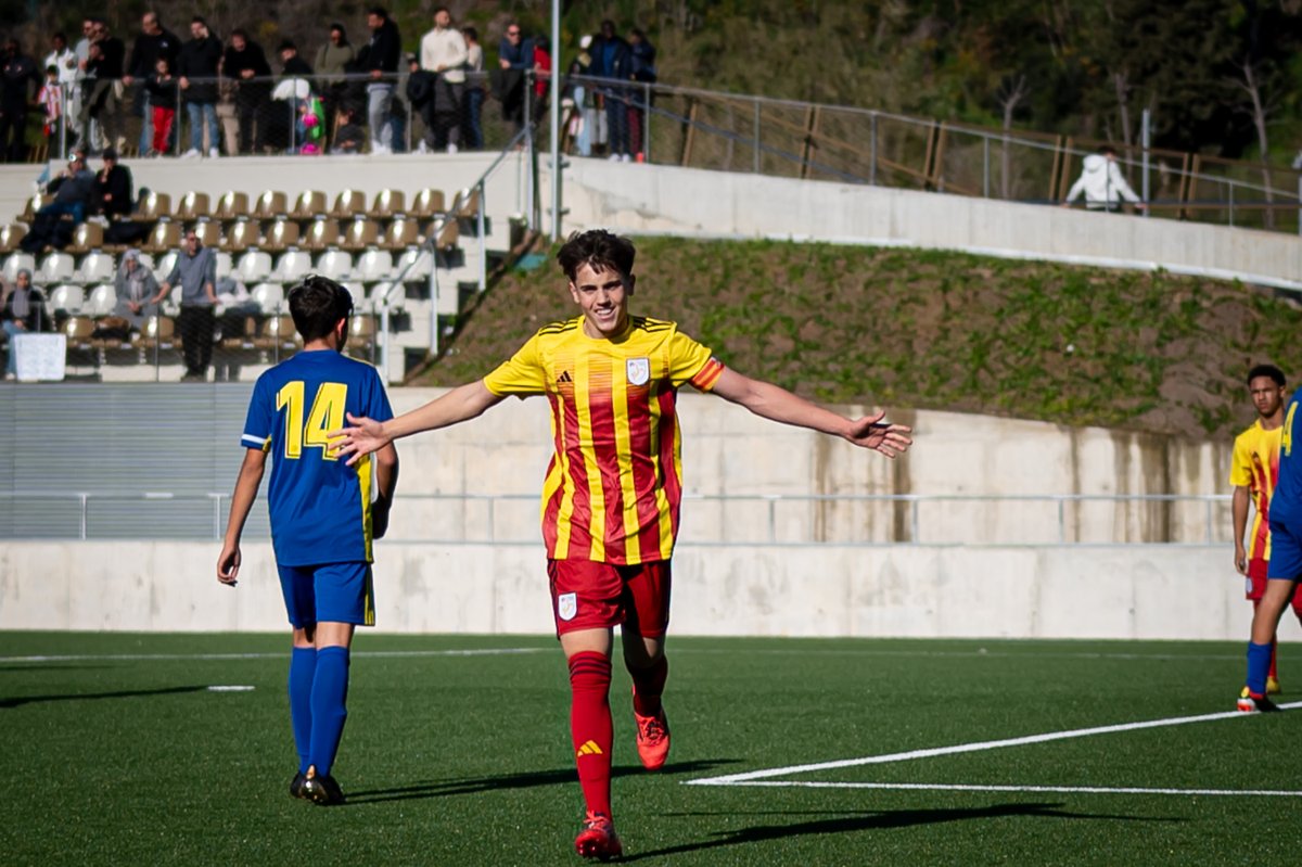 jjsv81's tweet photo. ⚽️ Mario Carriles (@RVcantera) y Roberto Tomás (@FCBmasia) lideran la tabla de máximos goleadores del CNSA Sub-16 con 5⃣ goles cada uno.

📷 @FCF_CAT y @FCyLF https://t.co/dQvvIdzgar