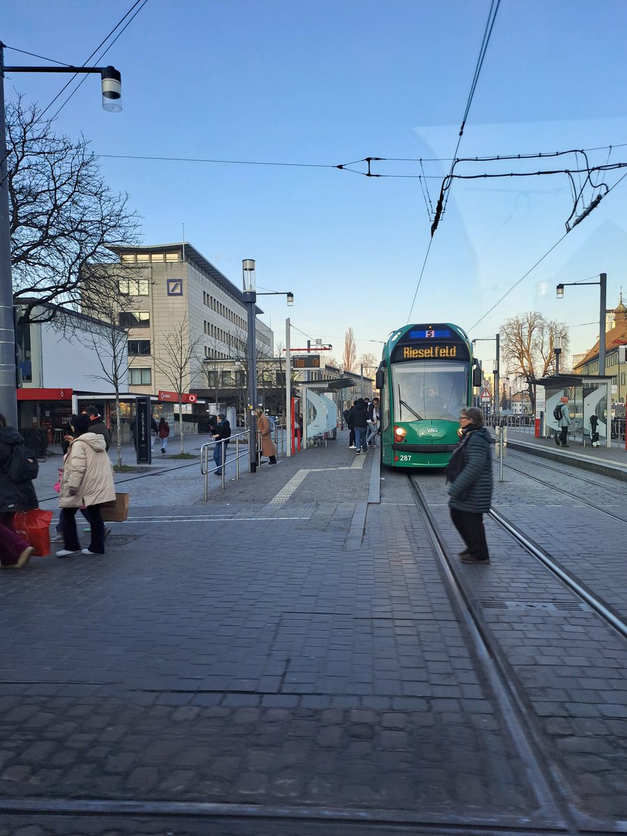 Grüner 915er Liebhaberin tweet media