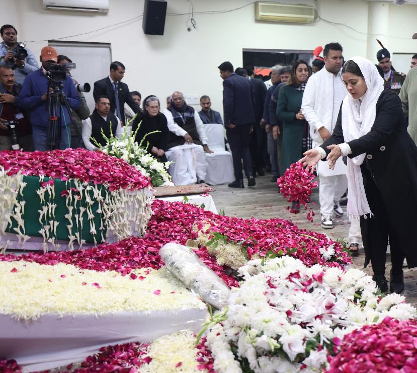 Supriya23bh's tweet image. अलविदा सरदार Dr #ManMohan Singh जी …

… पूर्व प्रधानमंत्री डॉ मनमोहन सिंह जी को मेरी भावभीनी श्रद्धांजलि … 

🙏🏻