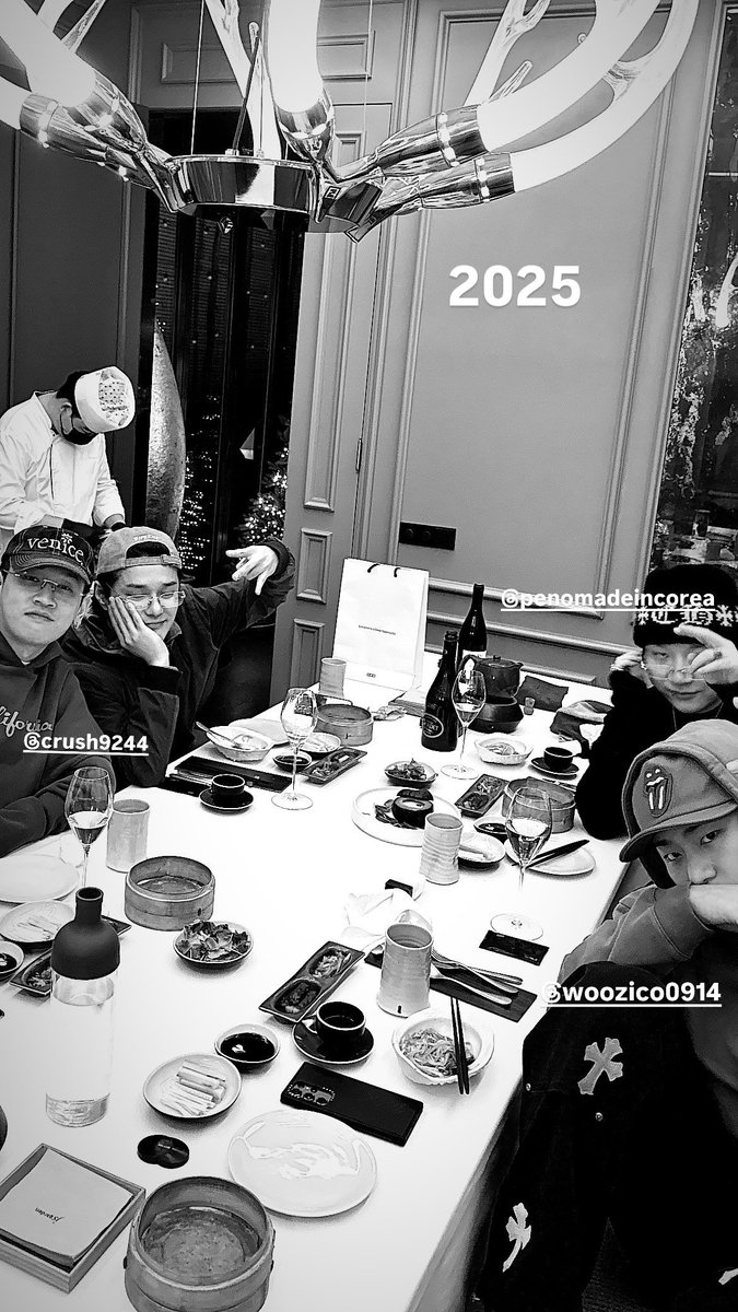 mecoarchive's tweet photo. 241228 Dean Instagram Story (2) (tagged Penomeco, Crush, Zico, Fanxy Child)

2025 https://t.co/YGvqaN2IIJ