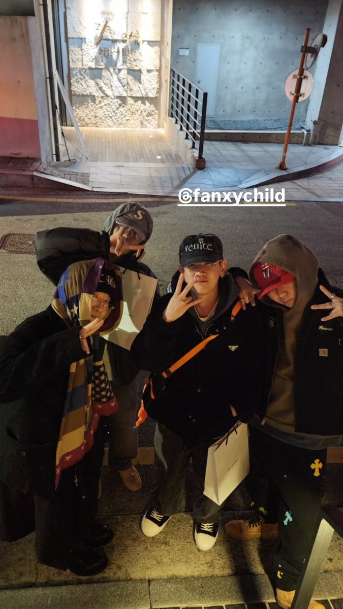 mecoarchive's tweet photo. 241228 Dean Instagram Story (2) (tagged Penomeco, Crush, Zico, Fanxy Child)

2025 https://t.co/YGvqaN2IIJ