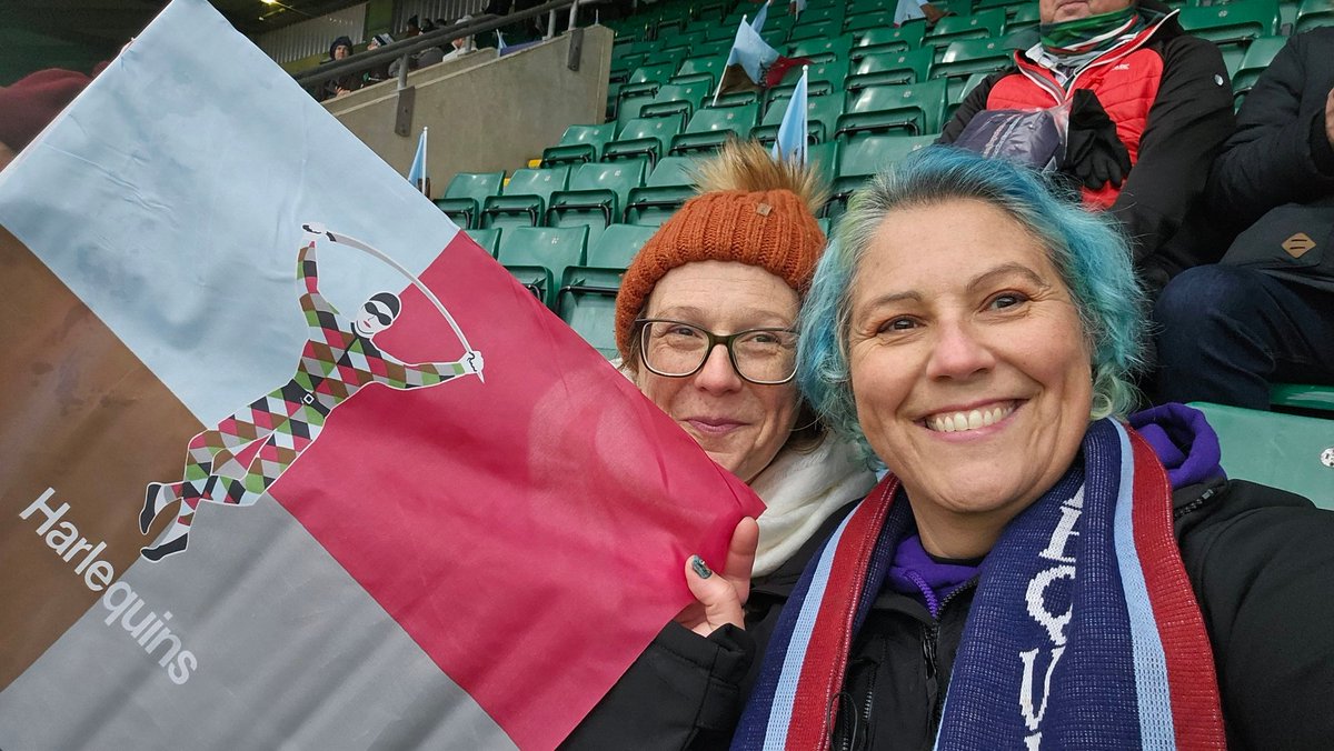 Enigma2myself's tweet photo. #coyq
#Twickenham 
Quins sisters https://t.co/astj9jBtof