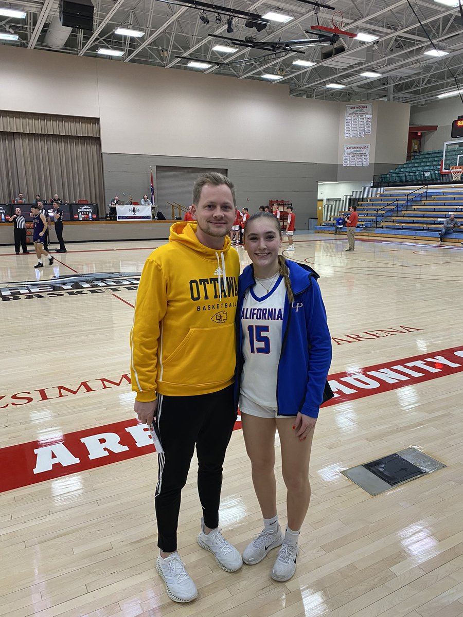 thehunterb's tweet photo. Big time game for #FutureBrave and California star @RademanHailey in the Moberly Holiday Shootout! Loved seeing you Hailey! ๐ถ๐ง https://t.co/vMfjtbwpi8