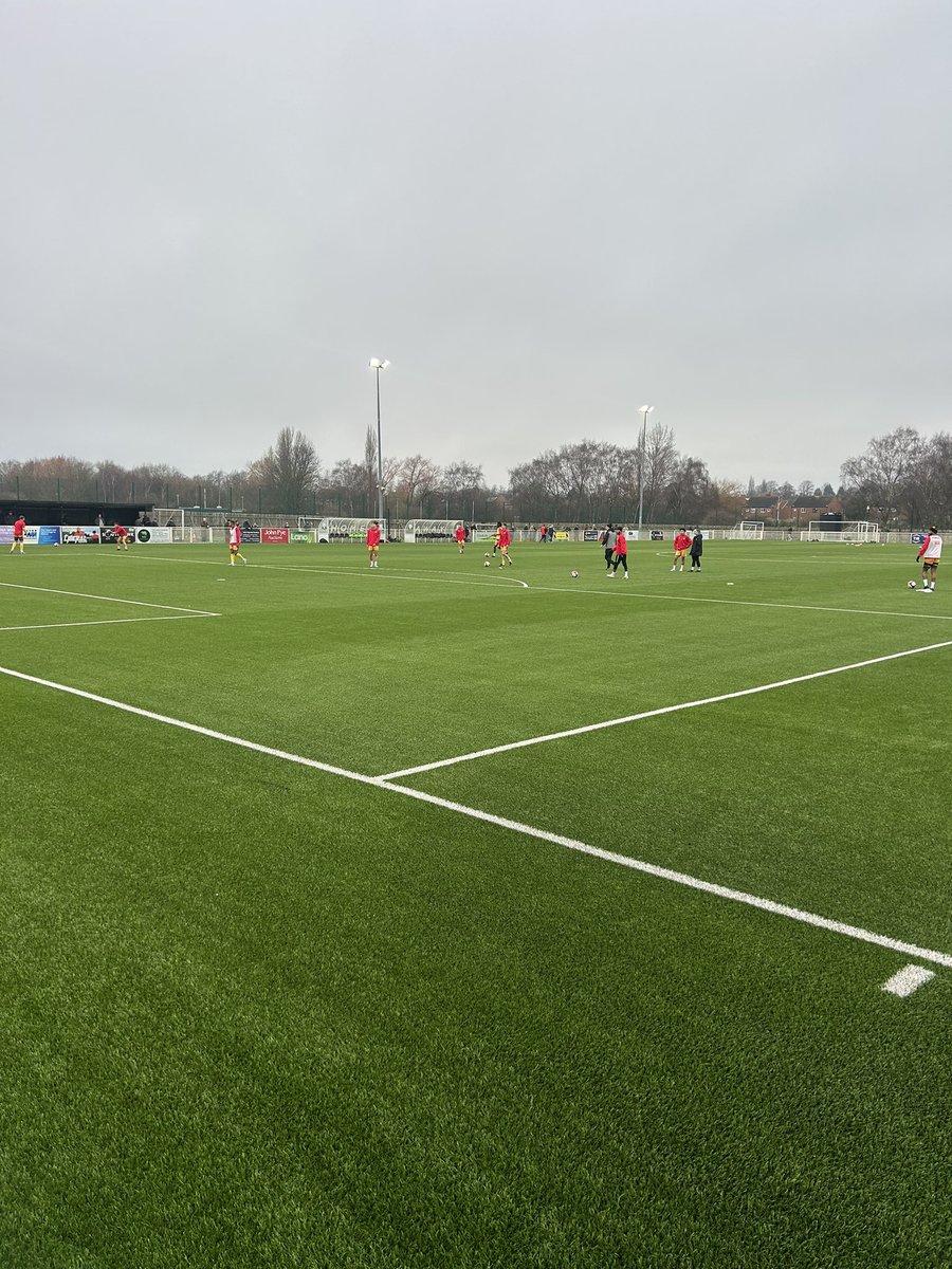 mickfox200's tweet photo. Local footie fix today..#uptheambers.. 🟡⚫🟡⚫ https://t.co/TJHiGV9LuC