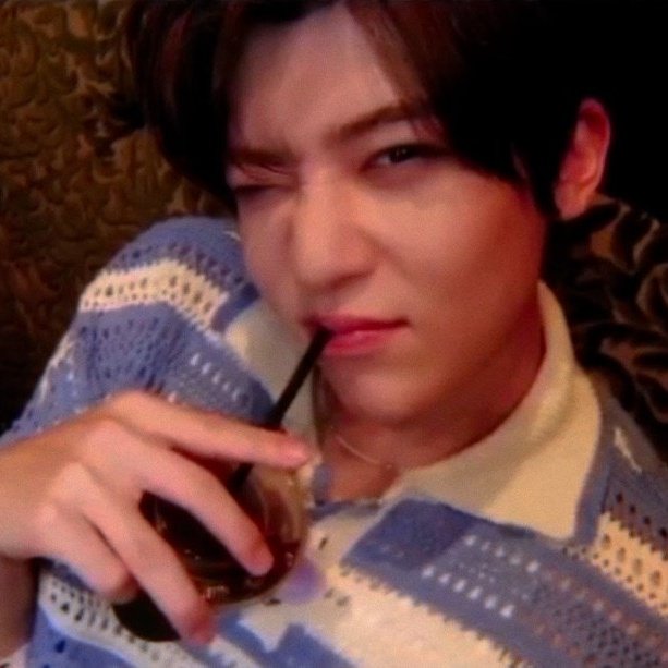 sionlovebot's tweet image. this is just so cutieful of him