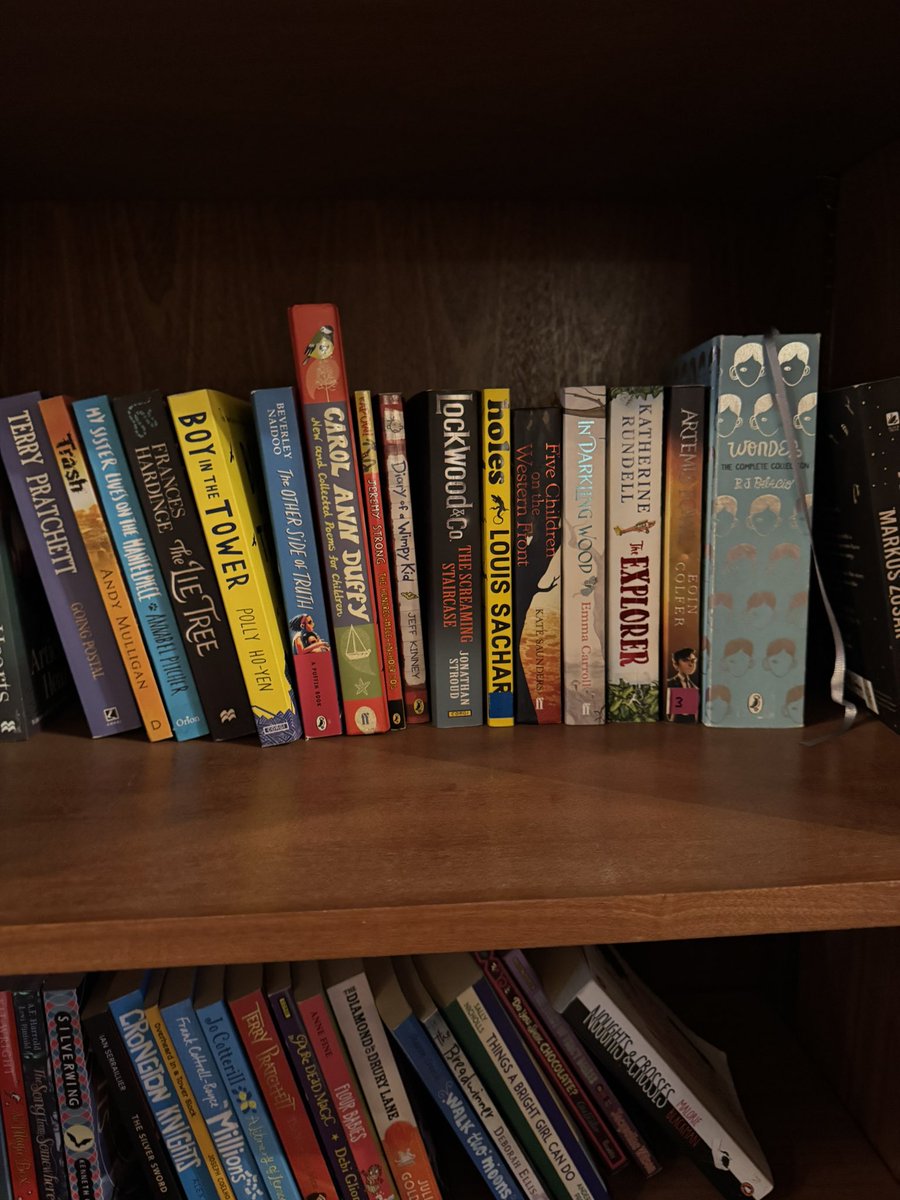 carrie__0's tweet photo. Not one but TWO lockwoods spotted in the wild at The Story Museum 🖤🧡💙

#SaveLockwoodandCo https://t.co/UCZmnQnu9Y