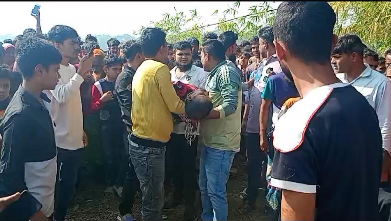 মাদারীপুরে কৃষকের ঝুলন্ত মরদেহ উদ্ধার