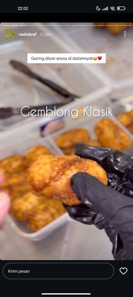 mysabilaaa's tweet photo. dari segala menu keikku (dari semua dessert, savory, cake) paling kepo sm gemblong ini.
baru pernah tauu aj gtu. kapan2 coba aaaa https://t.co/xIvBA0fPw3