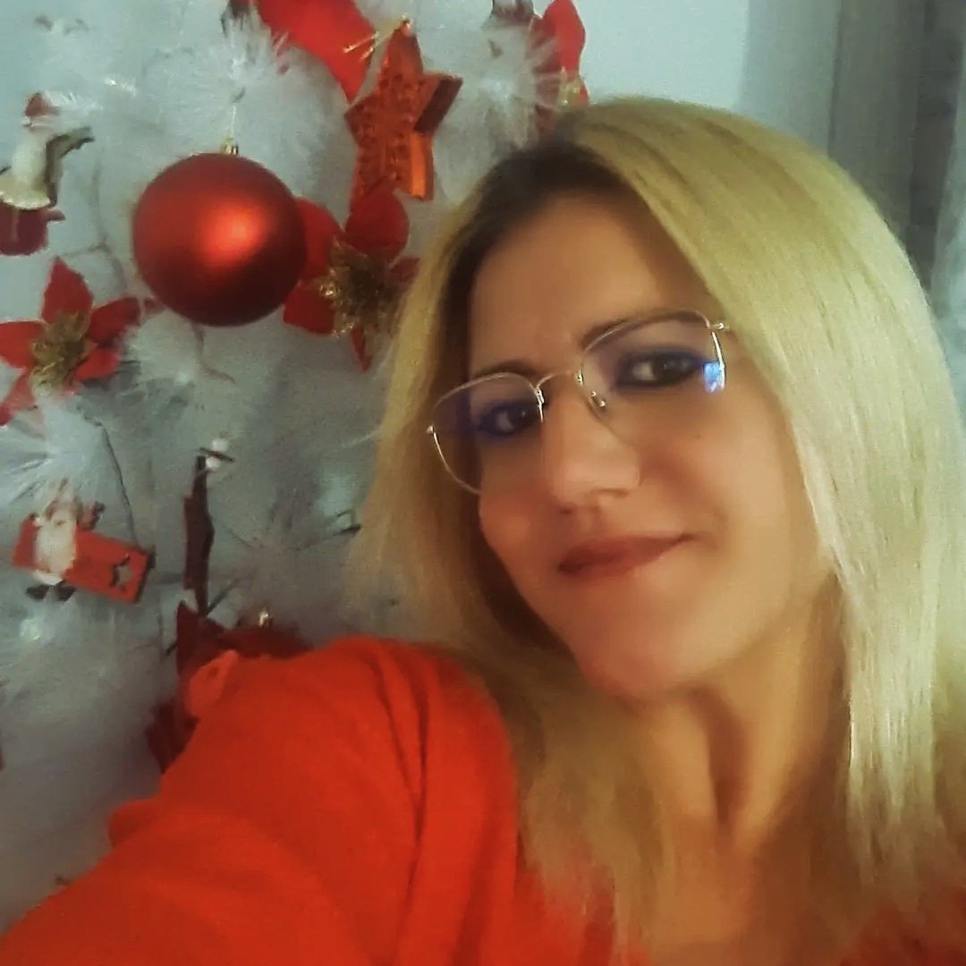 mariarb32's tweet photo. #FelizNavidad #CurvyBeauty #rubia #sevilla https://t.co/kIdApJ5Zp2