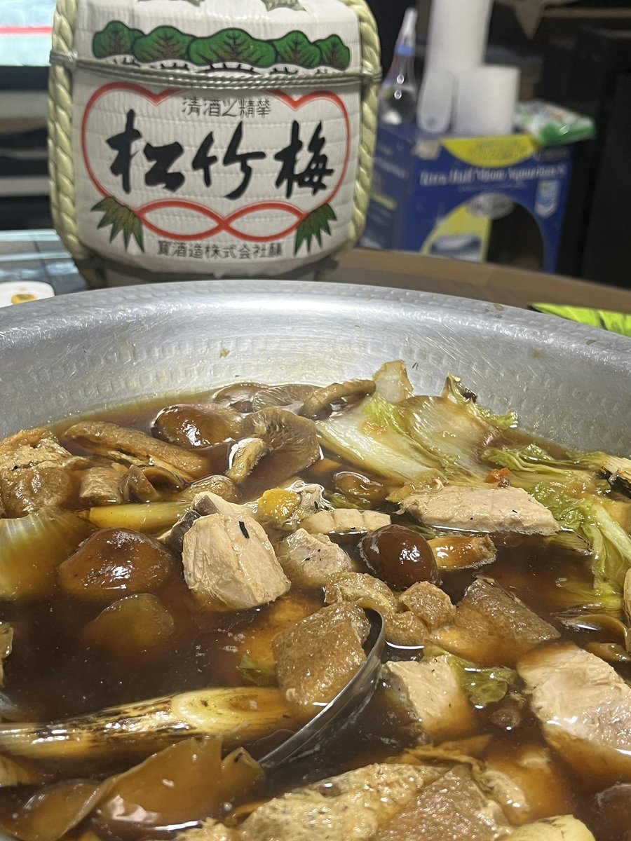 pilialoha723's tweet photo. 『何もするな😑！！』

と言われたら何もしません〜

冷蔵庫整理も兼ねて、と言う事で"葱鮪鍋"♪

体調回復しないのを気遣ってくれて"ありがとう"です。 https://t.co/IO4i6thHit