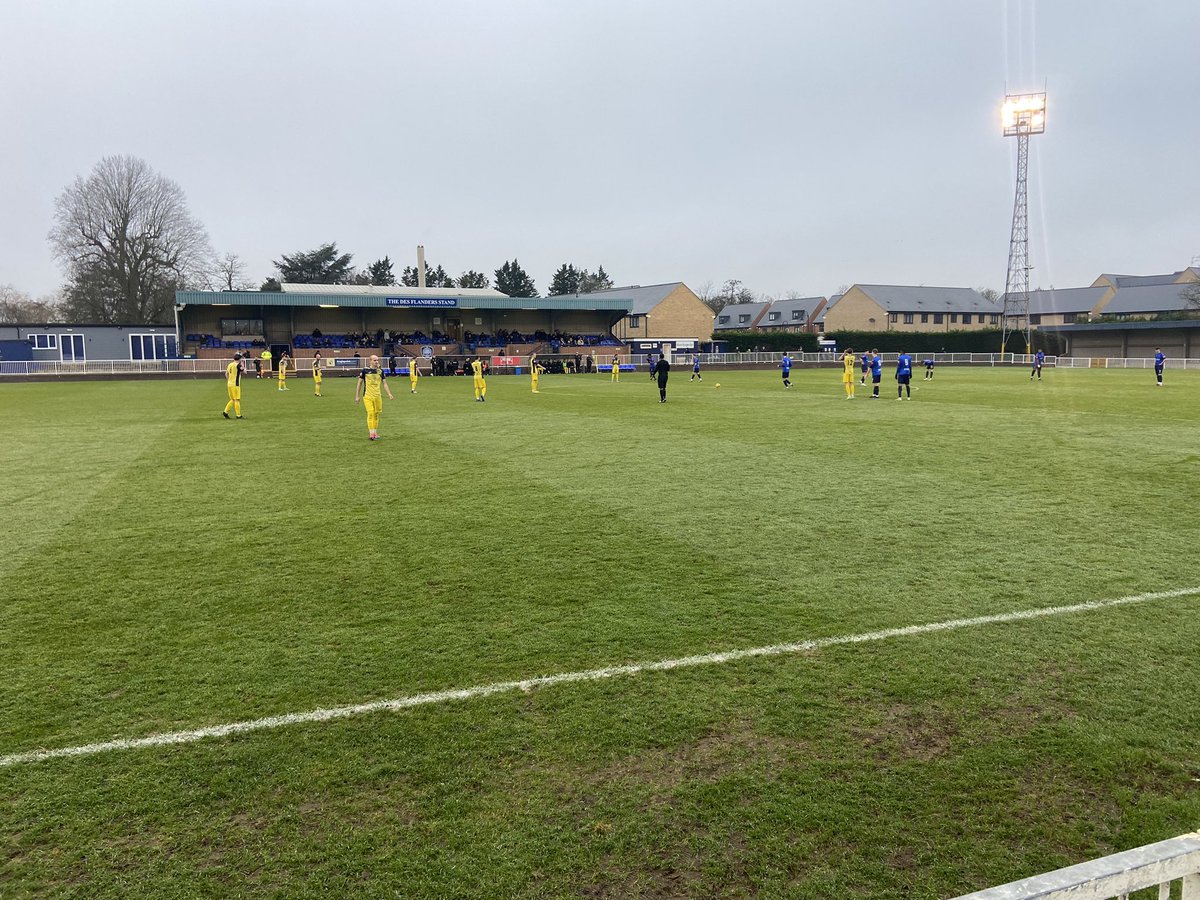 Rare Saturday off the 🟨🟥 so instead it’s a festive visit to <a href="/MetPoliceFC/">Met Police FC</a>